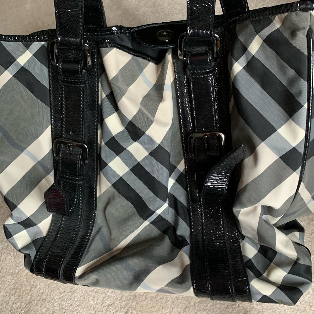 Large Burberry tote